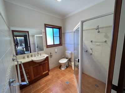 2 Barracks Close, Dubbo