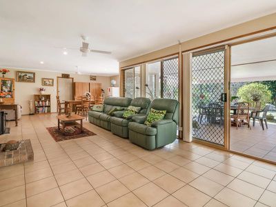 8 Brushwood Drive, Parkwood