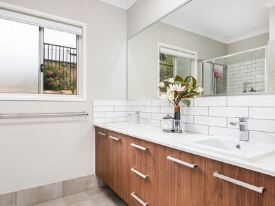 2 / 3 Outlook Rise, Mooloolah Valley