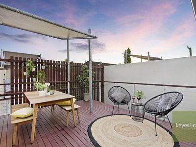 3 / 23 Echlin Street, West End