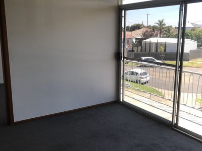 6 / 3 East Court, Newcomb