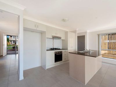 18 Mcveigh Street, Pimpama