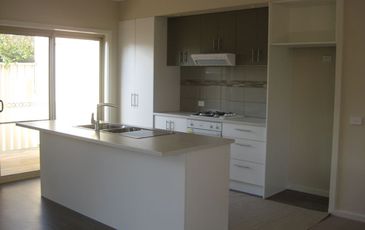 2 / 9 Slingsby Avenue, Beaconsfield