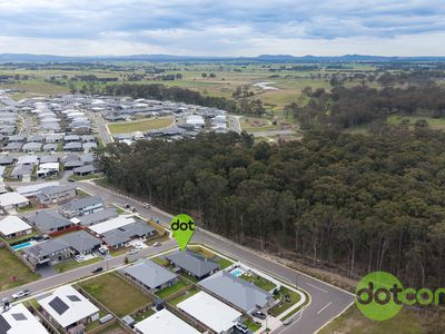 2 / 12 Aurora Way, Chisholm