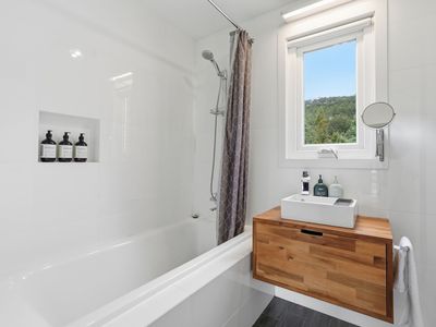 338 Dulcia Road, Gordon