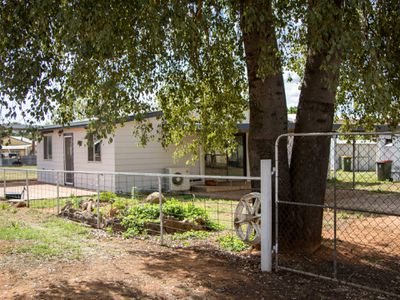 6 Myrangle Street, Yeoval