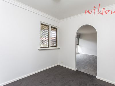 1 / 4 Douglas Avenue, Salisbury