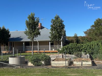 The Old School House / 75 Denham Street, Leadville via, Dunedoo