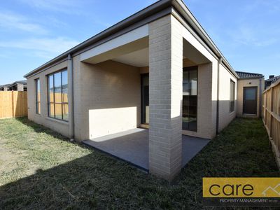 16 WENN AVENUE, Clyde North