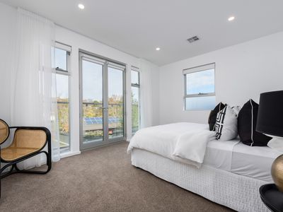 3 / 54 Jacka Crescent, Campbell