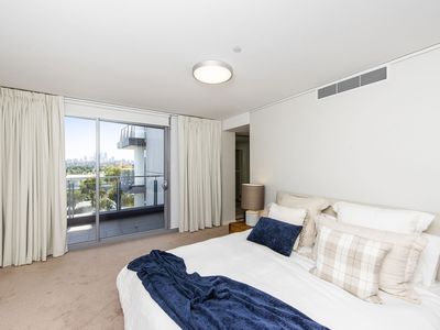 407 / 30 The Circus, Burswood