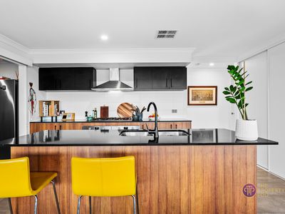 12 Furnell Way, Lakelands