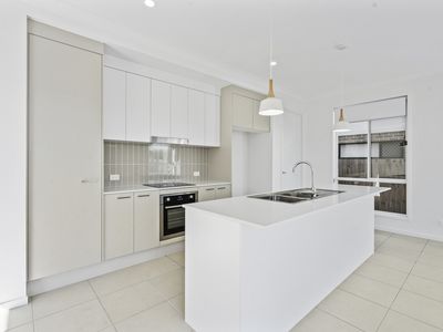 12 Livistona St, Redland Bay