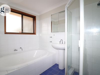 6 / 5 Leamington Road, Dundas