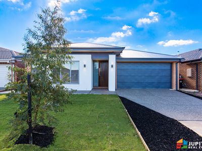 43 Stonehenge Drive, Melton South