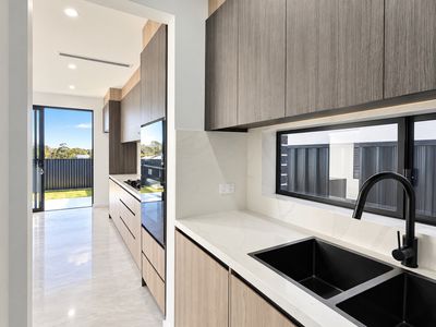 37 Scandinavian Circuit, Rouse Hill