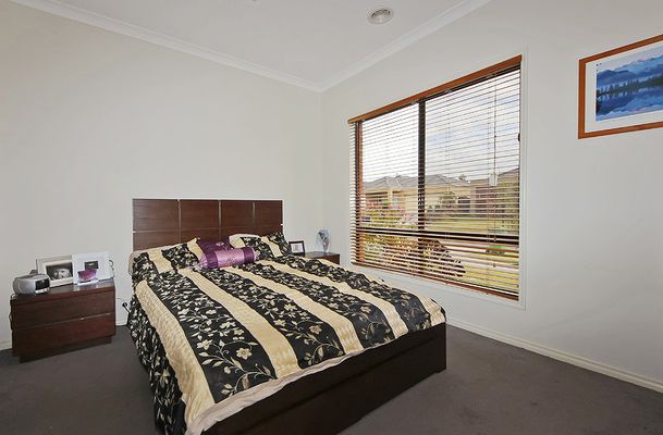 16 Cheltenham Close, Craigieburn