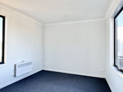 1 Interlaken Avenue, Manor Lakes