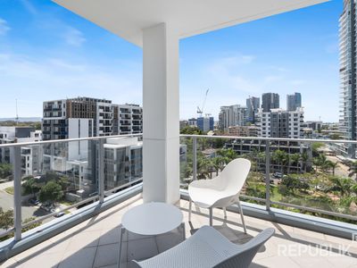 1101 / 4 Como Crescent, Southport