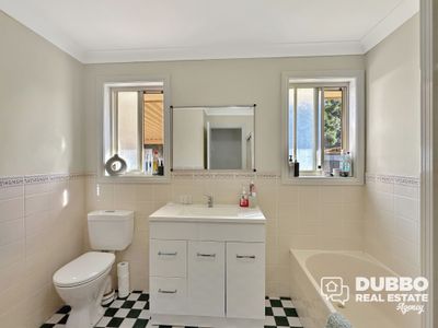11 Wren Place, Dubbo