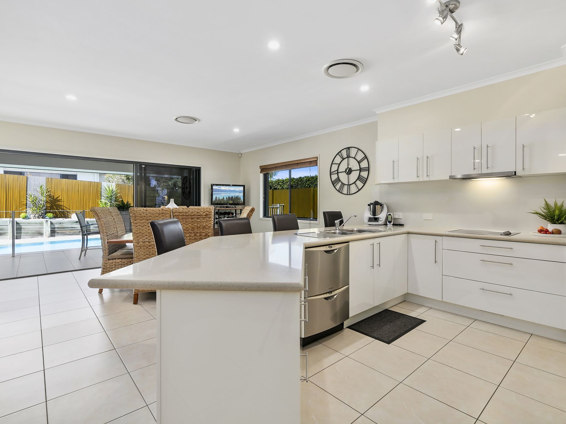 10 Maddens Crescent, Peregian Springs
