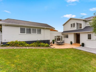 15 Seaview Road, Castor Bay