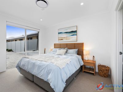 40A Alderley Square, Wilson