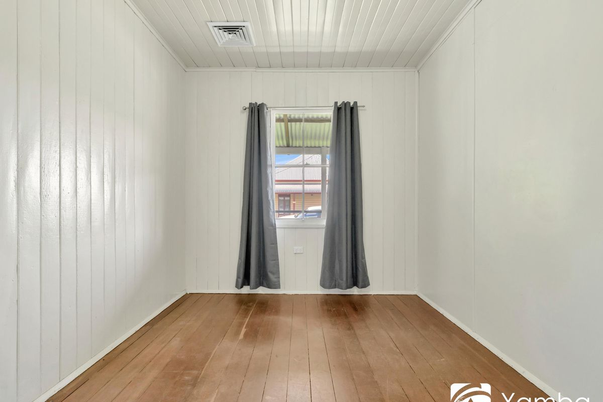 18-20 Clyde Street, Maclean