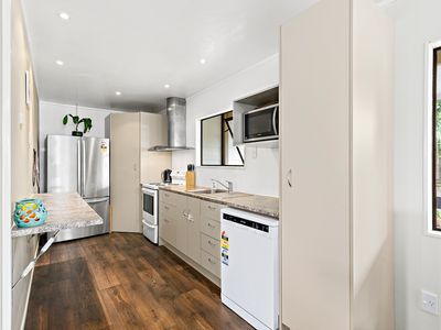 6 Te Moau Avenue, Parakai, Helensville