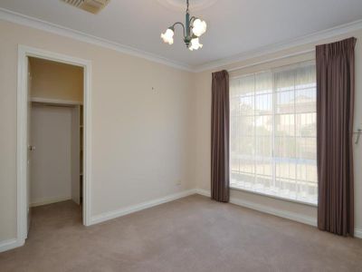 24 Tindals Crescent, Hannans