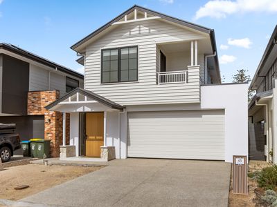 45 Graduation Parade, Taperoo