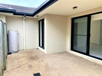 1 / 6 Crosby Avenue, Pacific Pines
