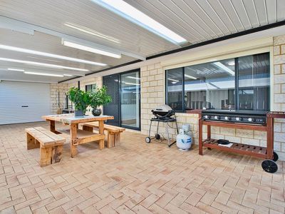 17 Amity Circuit , Shoalwater
