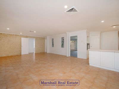 26 Tableland Way, Carramar