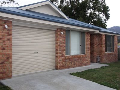 2 / 3 Pine Lane, Huonville