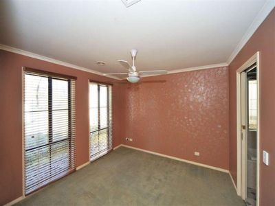 4 Londey Street, Kangaroo Flat