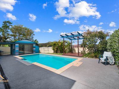 35 Hope Street, Red Head