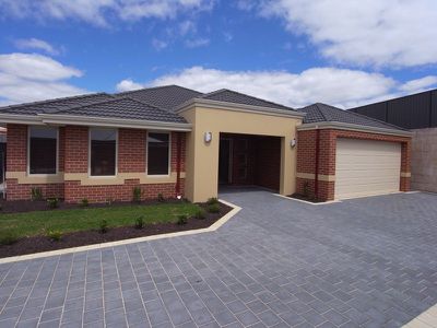 12 Yarwood Nook, Aveley