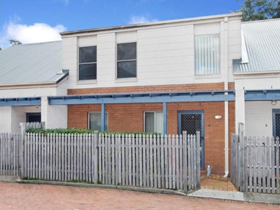 4 / 9 Hathern Street, Leichhardt