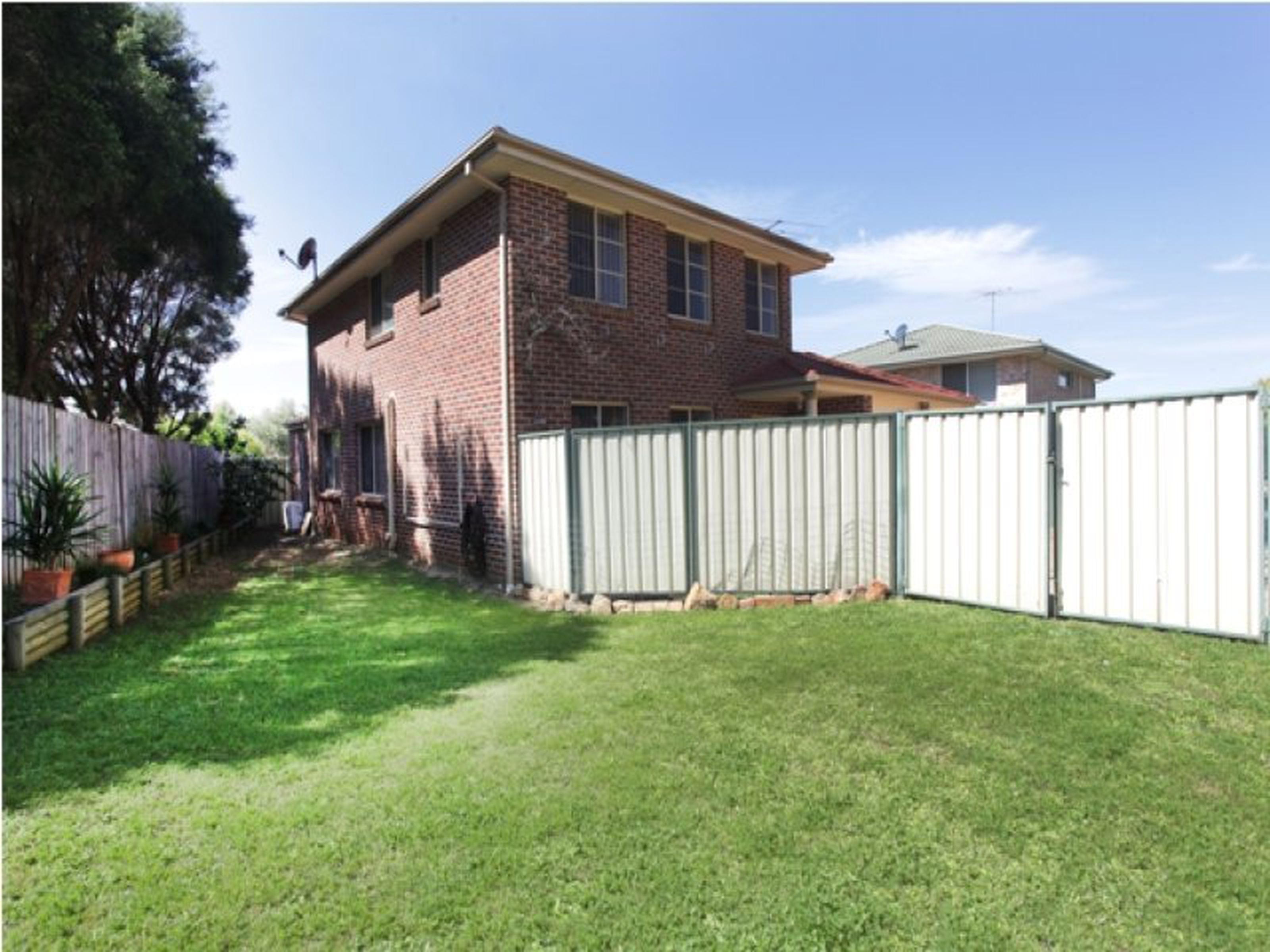 27 Muru Drive, GLENMORE PARK