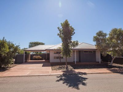 10 Homestead Ramble, Newman
