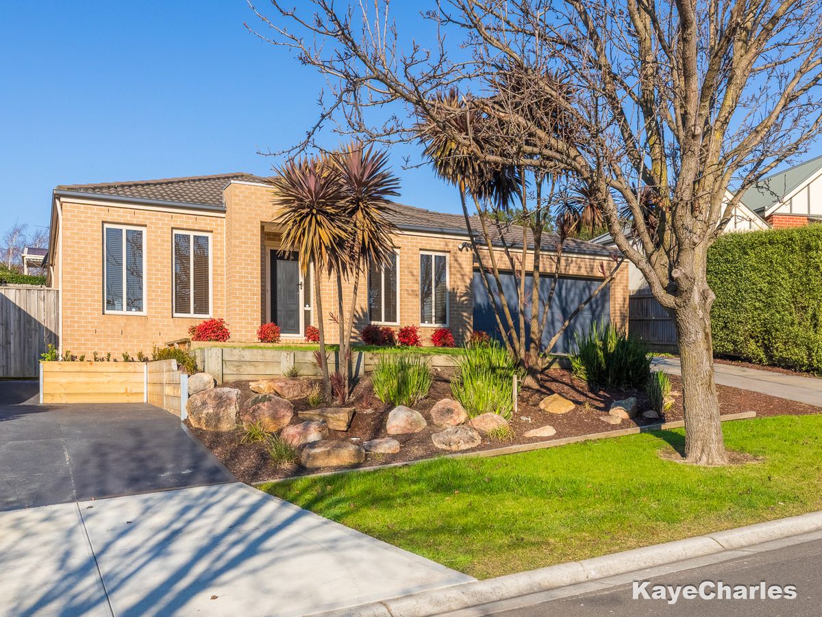 45 Grange Circuit, Beaconsfield