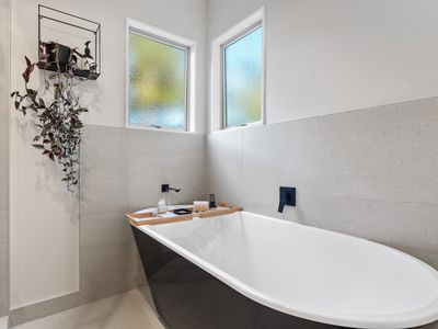 20 Admirals Court Drive, Greenhithe