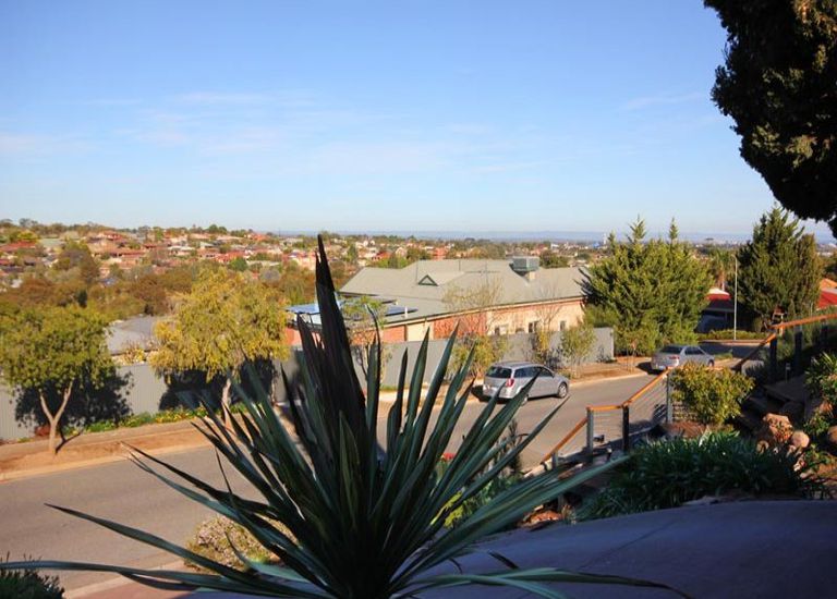 13 Quinvale Road, Hallett Cove