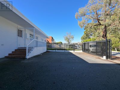 15 Robinson Avenue, Belmont