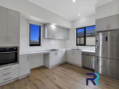 71 James Melrose Drive, Brookfield