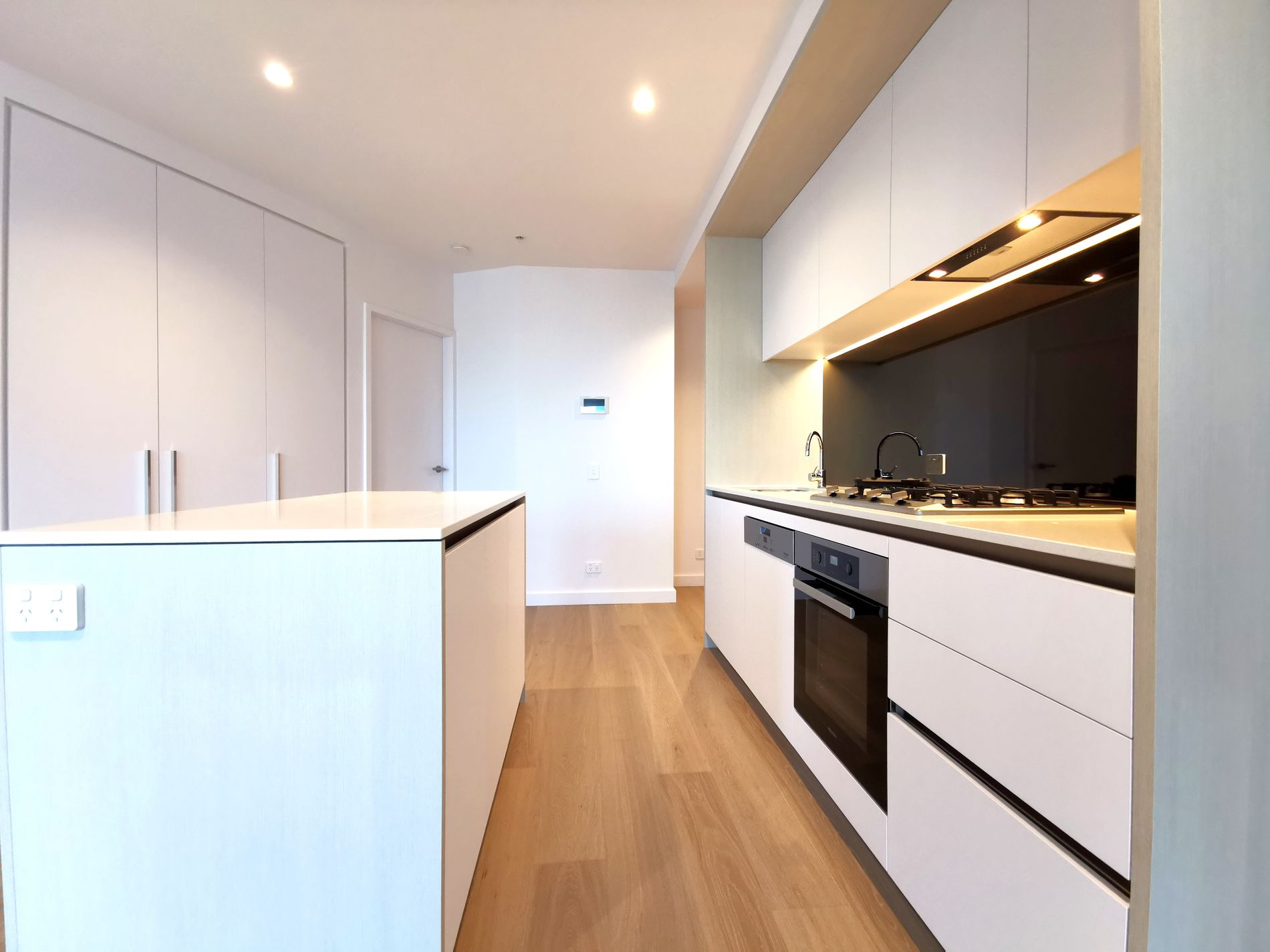 2105 / 628 Flinders Street, Docklands