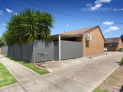1 / 379 LAWRENCE STREET, Wodonga