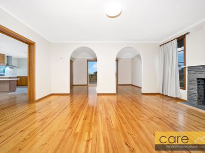33 Monkhouse Drive, Endeavour Hills