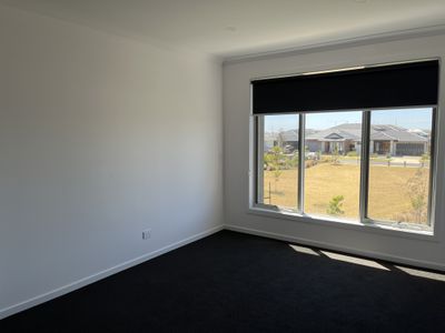 5 Rayer Walk, Tarneit